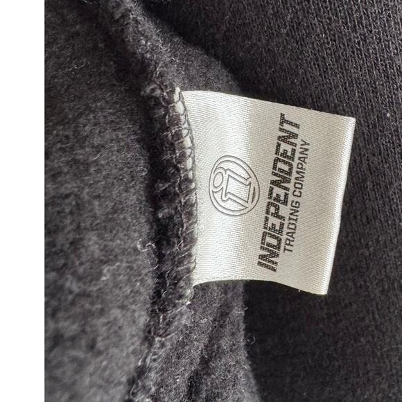 Yeat 2 Alive Hoodie Sweatshirt Black Red Twizzy Rich - Picture 6 of 7